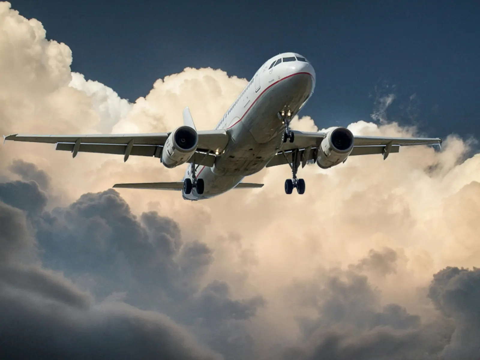 Air freight aircraft departing, Indian goods exported worldwide
